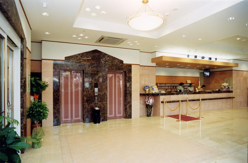 Toyoko Inn Tokyo Haneda Airport No.1 Exterior foto